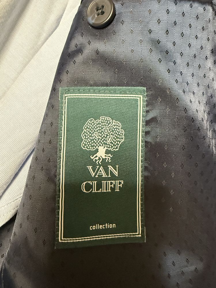 Продам мужской костюм Van Cliff