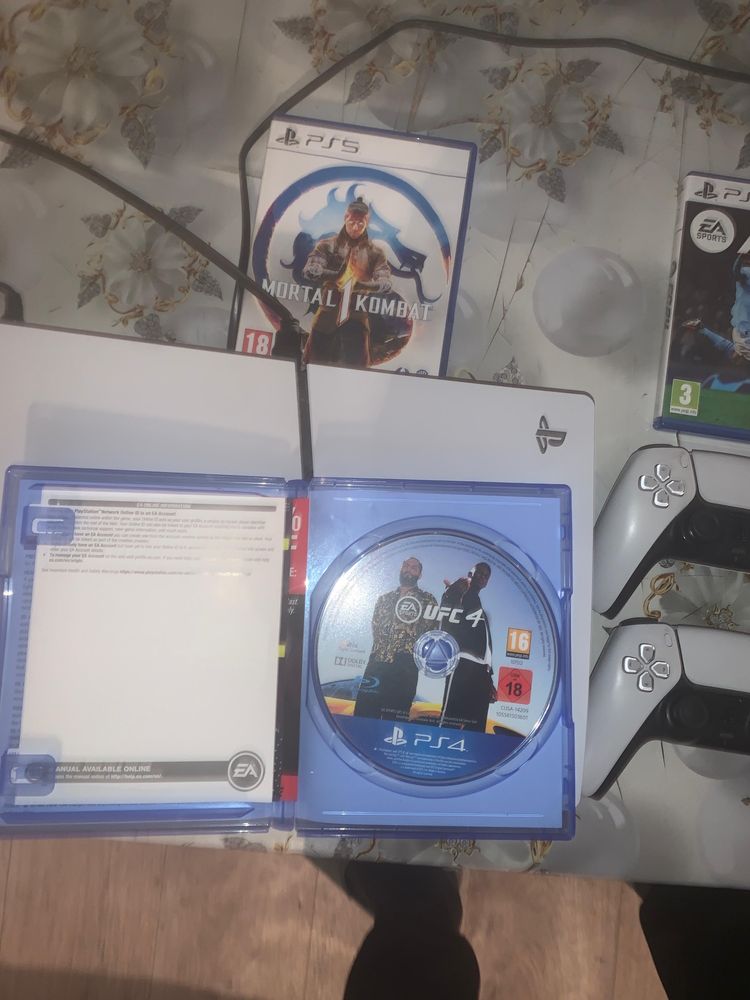 PlayStation 5 + 3игры в отличном состоянии