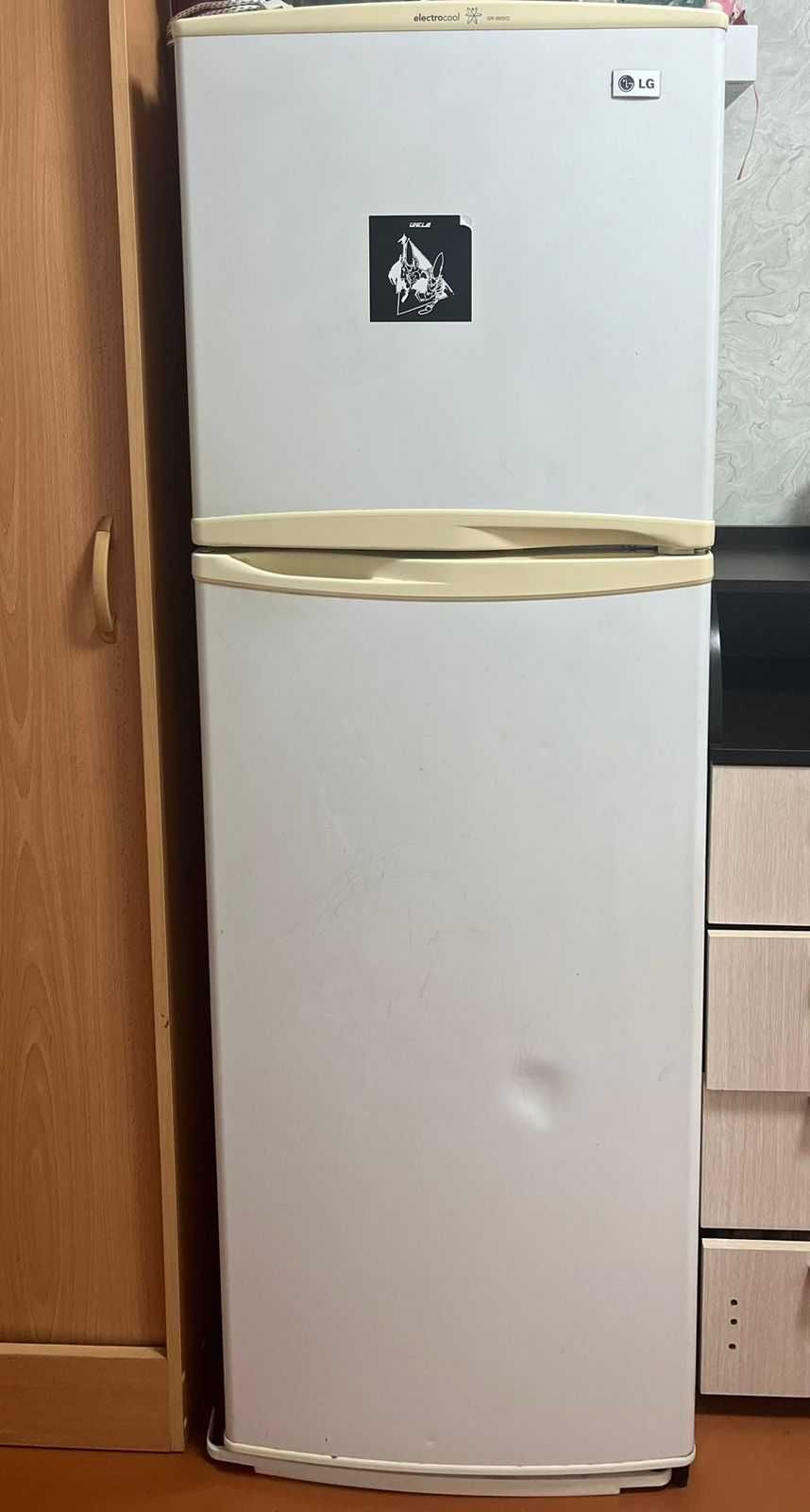 Продам холодильник