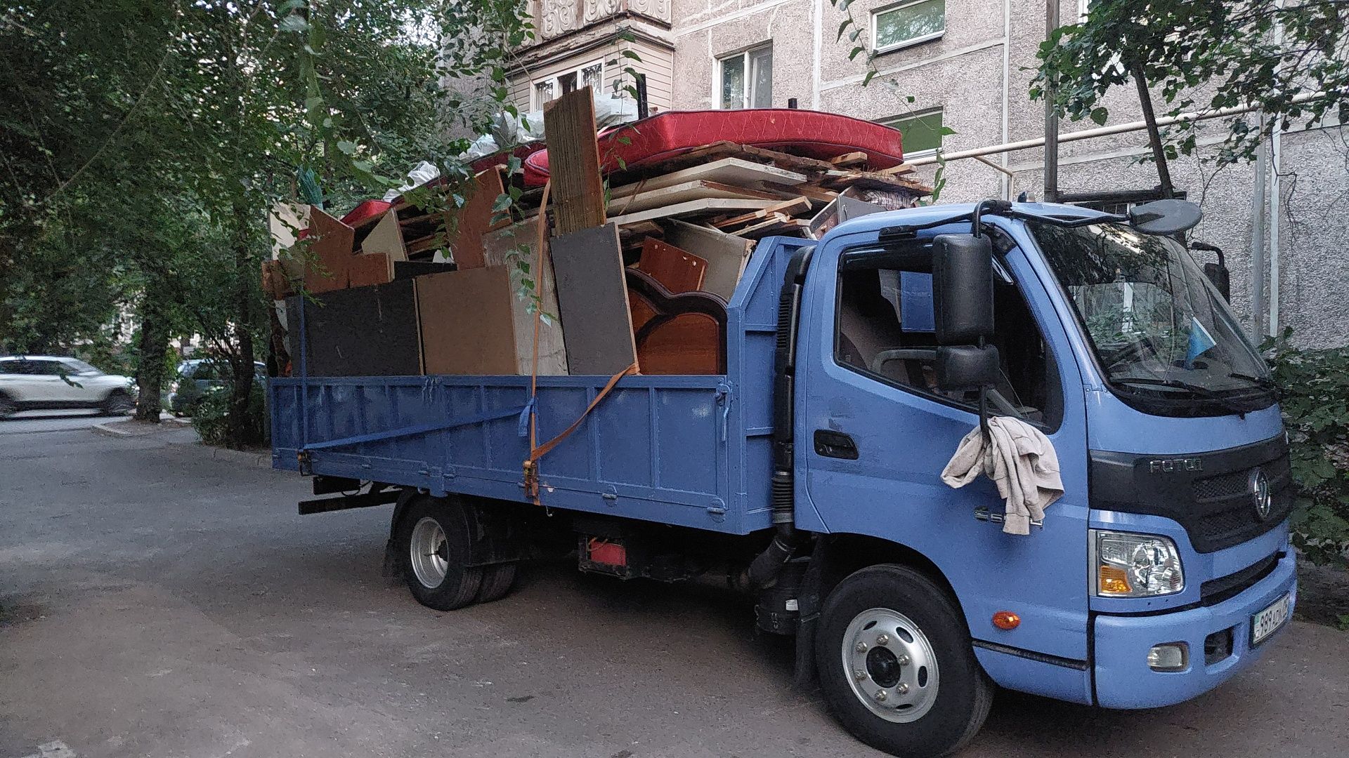 Вывоз строительного мусора и старый мебель демонтаж уборка