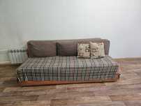 Продам диван в хорошем состоянии.