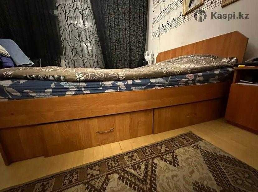 кровать двухспальняя б/у в хорошем состоянии