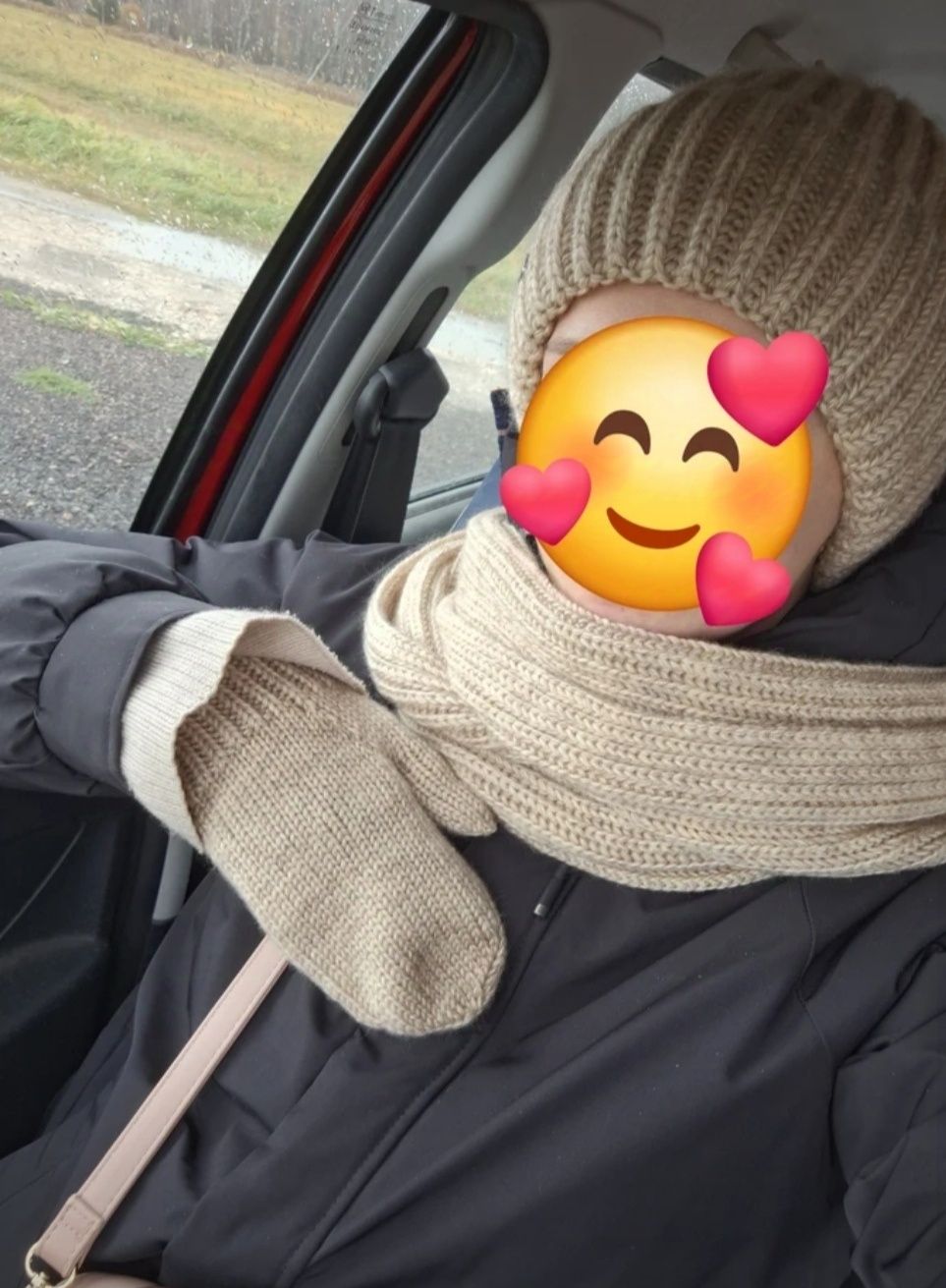 Продам комплект женский, шапка, снуд, варежки.