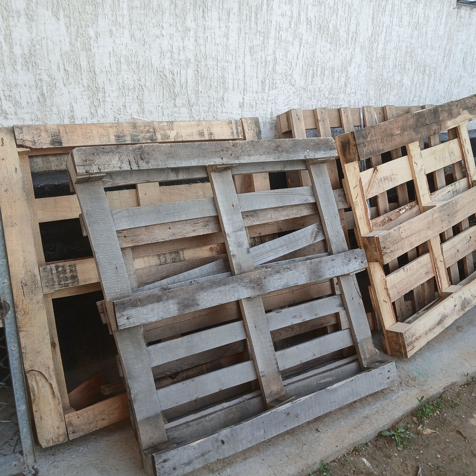 Продам палеты 8 штук