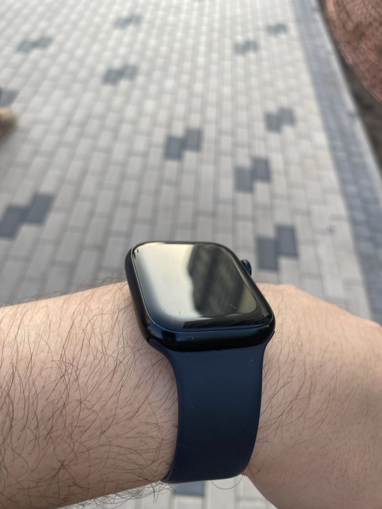 Apple Watch 8 series 45 mm.