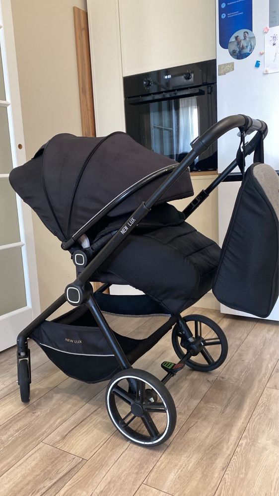 Продам коляску . Прогулочная коляска new luxe z1
