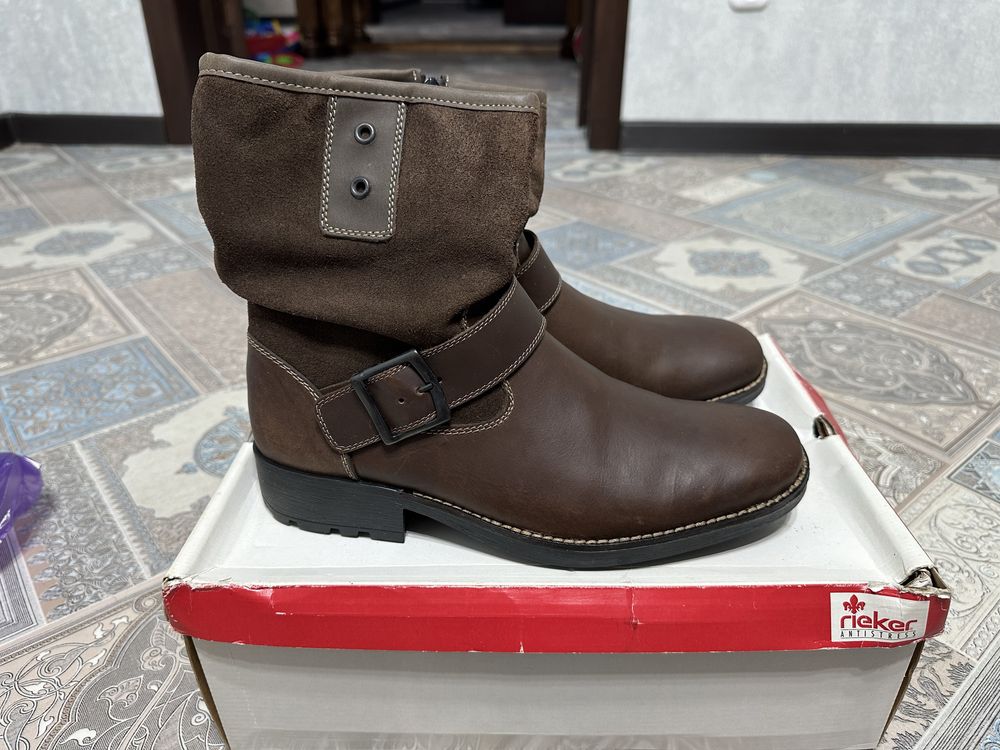 Продам зимнийе ботинки rieker