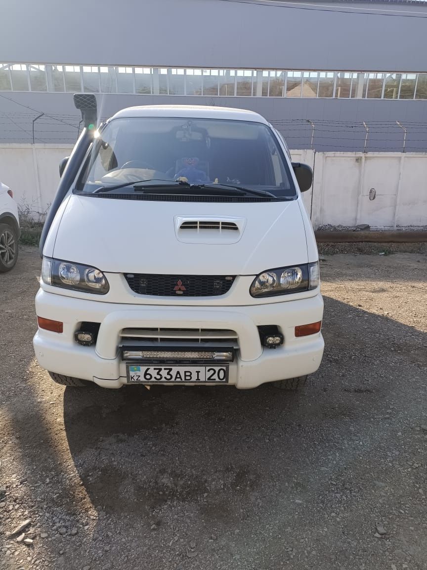 Mitsubishi Delica