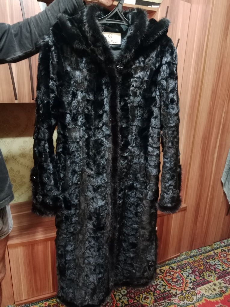 Продам шубу норковую кусковую