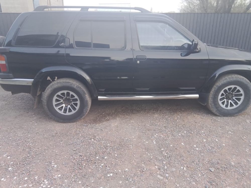 Продам машину Nissan