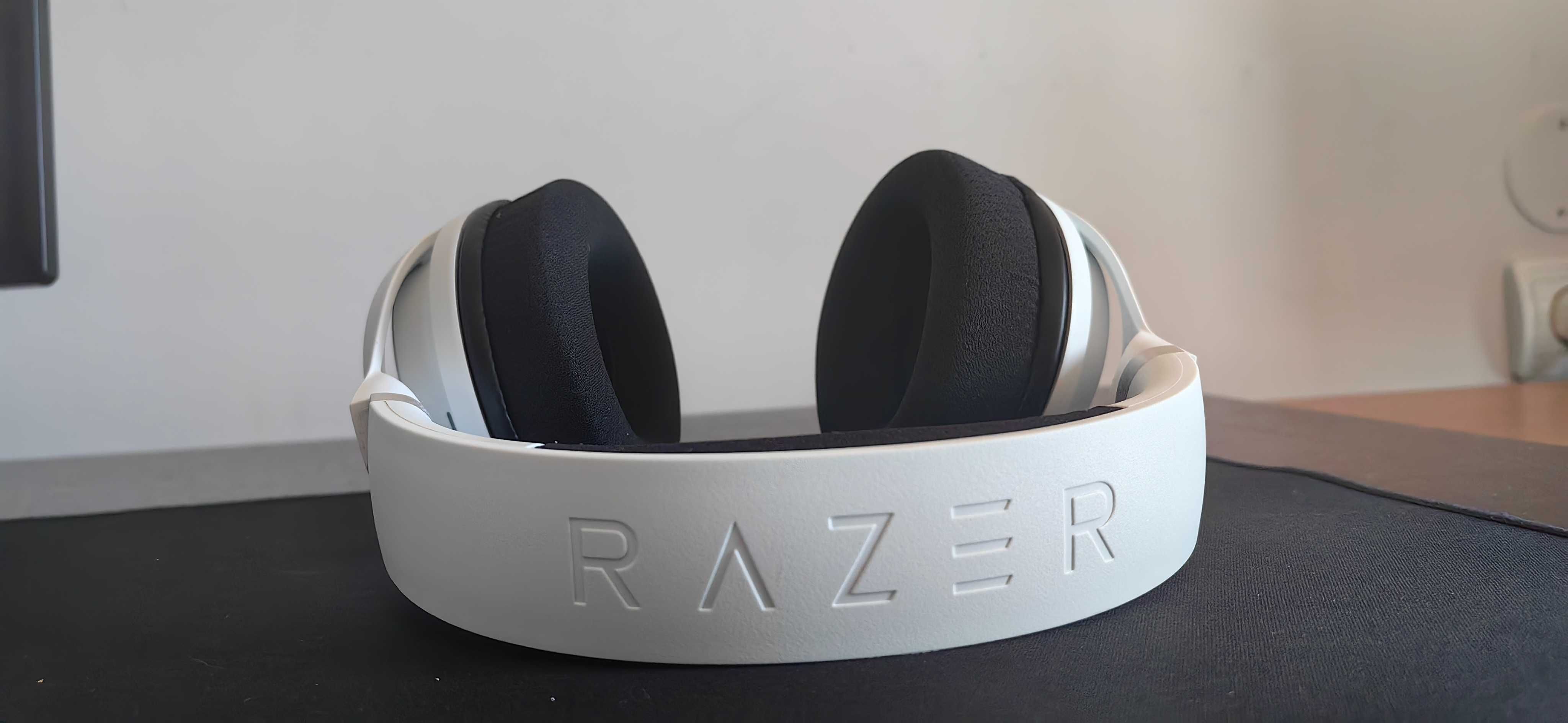 Продам наушники razer