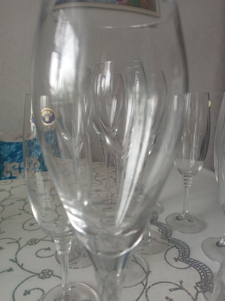 Продам бокалы английское хрустальное стекло.