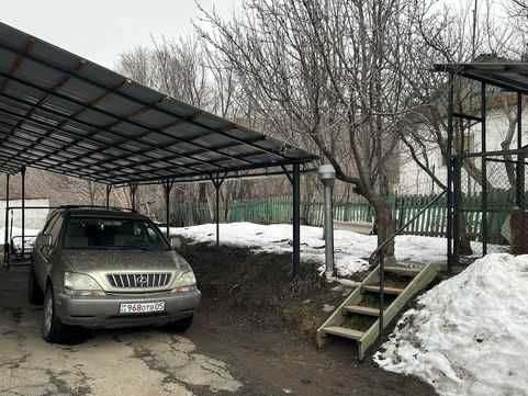 Срочно продам 5х ком квартиру в доме на 2 хозяина с земельным участком