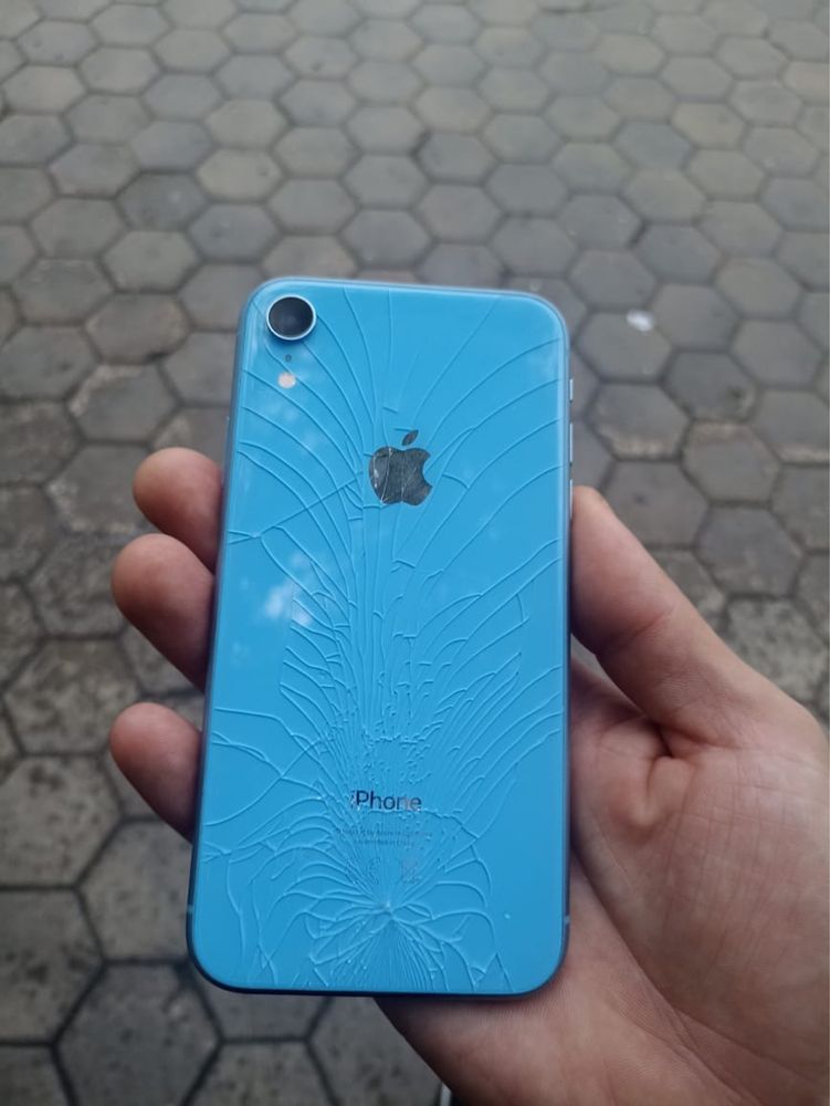 Обмен на деньги, iPhone XR 64gb face id работает АКБ 80%