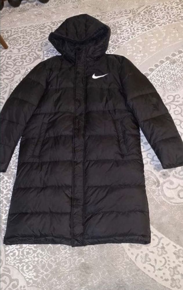 Пуховик новый Nike продаем