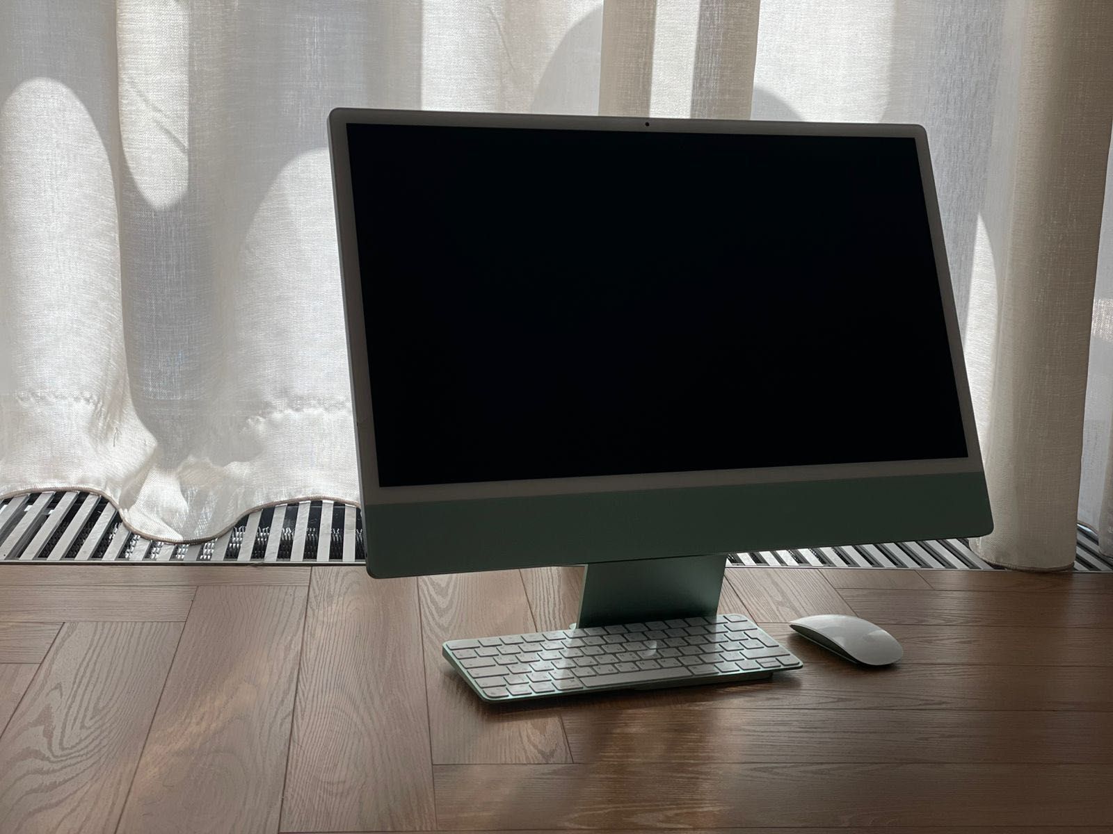 24"Моноблок Apple iMac A2438 4.5K,Apple M1 8 core,8ГБ DDR4, 512ГБ SSD,