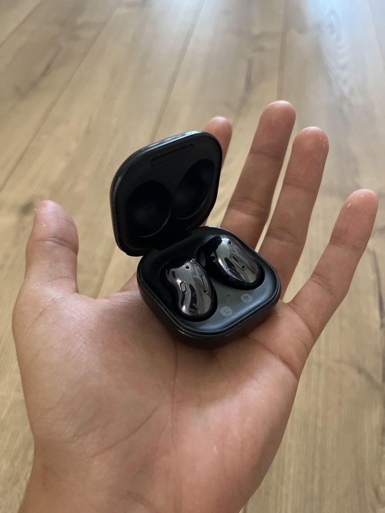 Наушники galaxy buds live