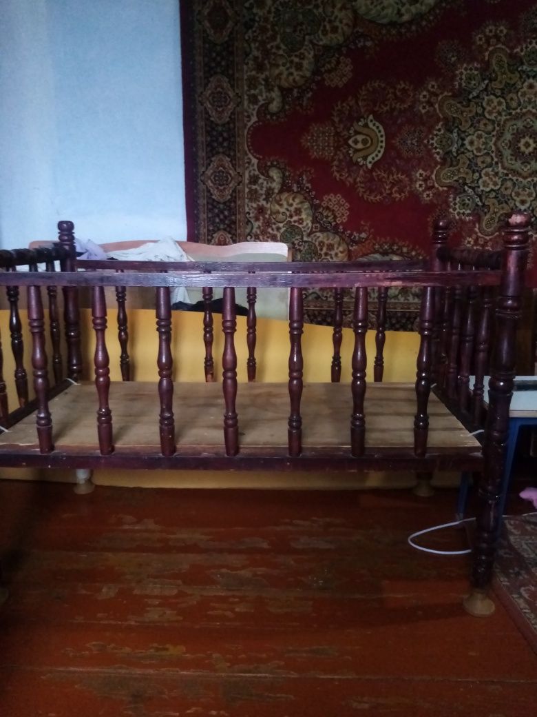 Продам детскую кроватку