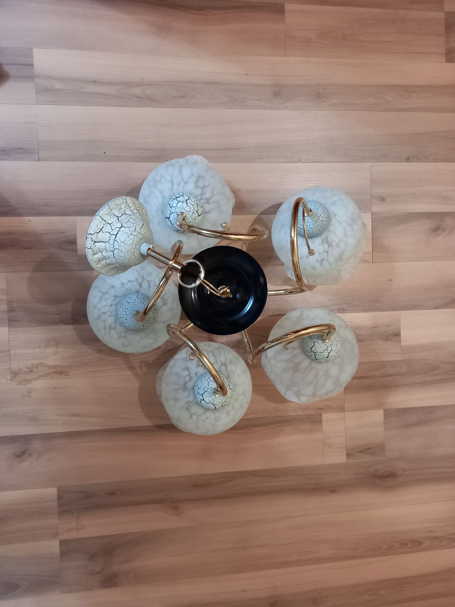 Продам люстру 5 рожковую