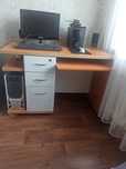 Продам компьютерный стол