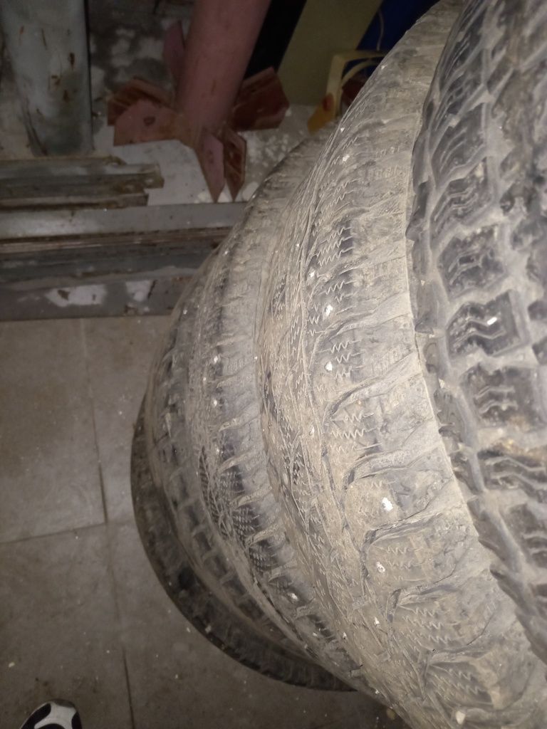 Продам шины Viatti 215х65х16 2шт