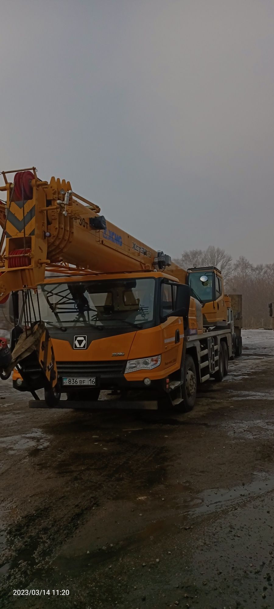 Услуги автокрана 25-30 тонн 42 + 8 есть люлька метров