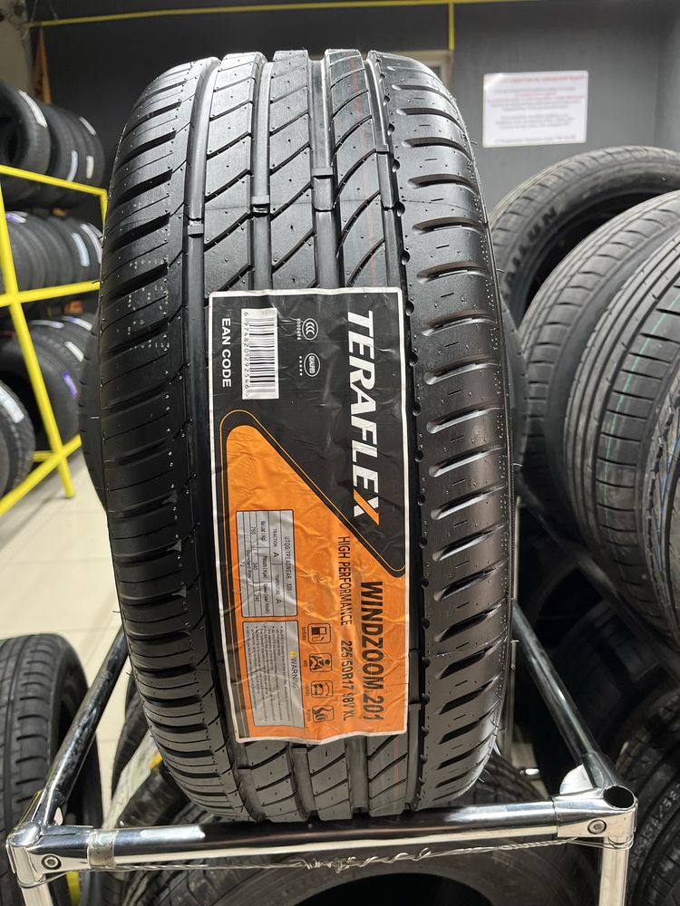 225/50R17 летняя шина TRRAFLEX