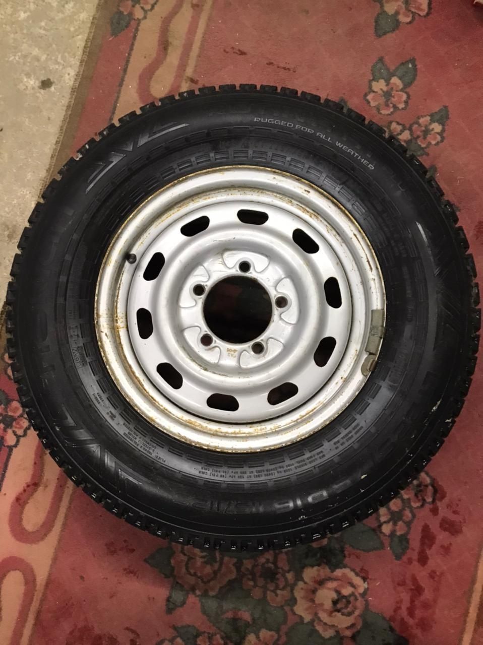 Nokian 225 75 r16   накаченный 4 шт
