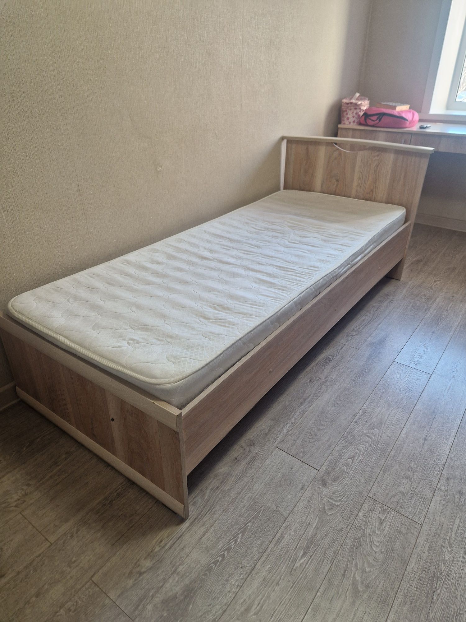 Продам детский стол