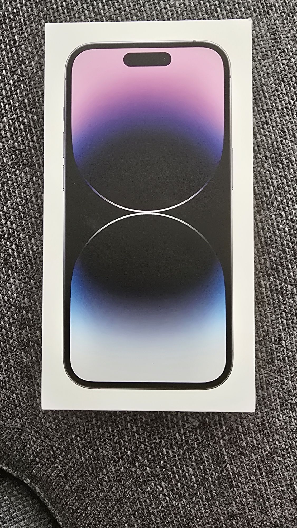 IPhone 14 Pro purple