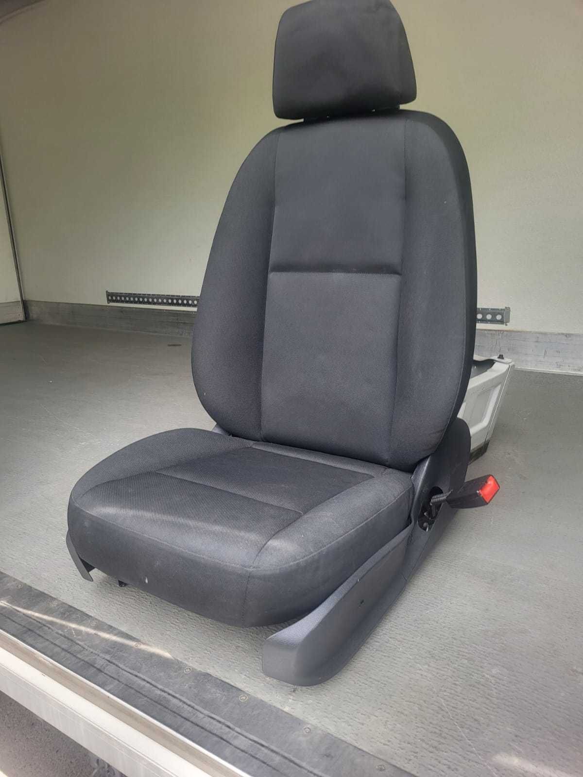 Сиденье пассажирское с тумбой Mercedes Sprinter 907 модель