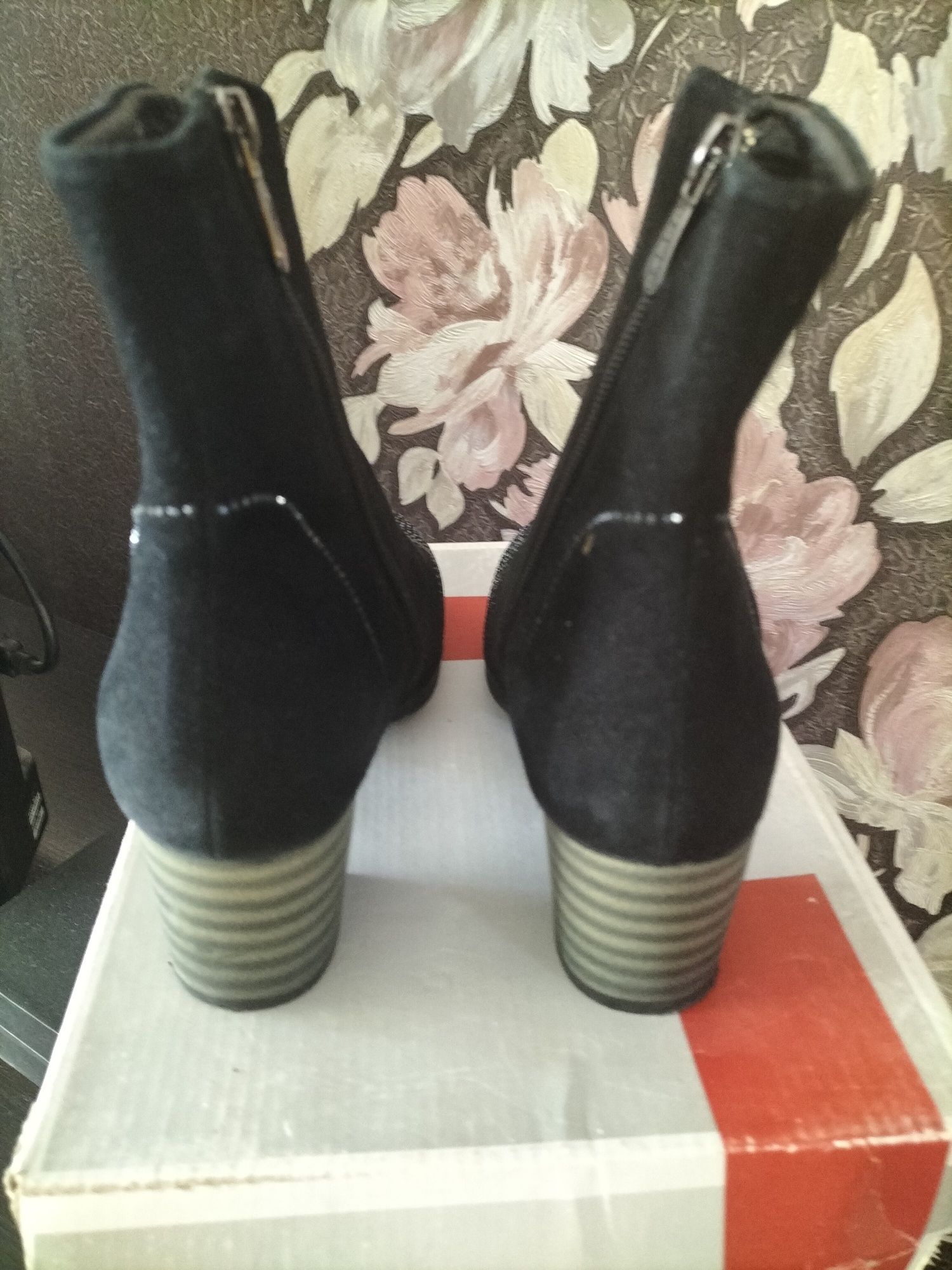 Продам туфли женские р 36 замша
