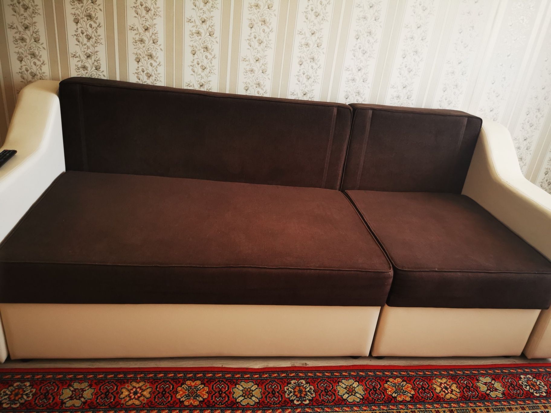 Продам диван срочно