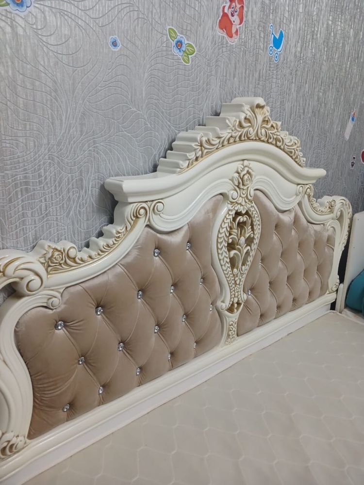 кровать, шкаф 6-ти дверной, тумбочки