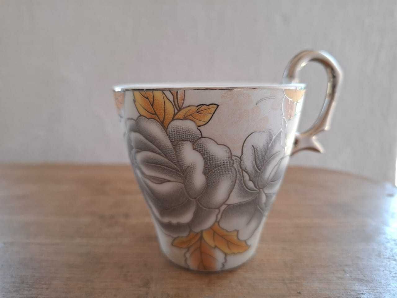 Кружки из под сервиза.