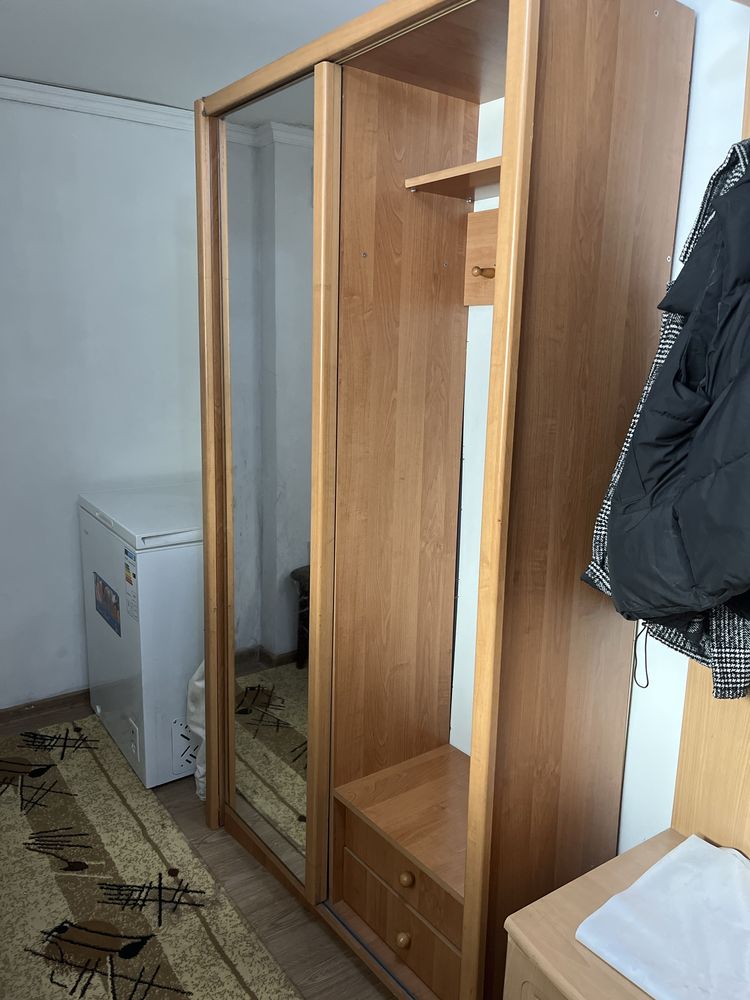 Продам шкаф для прихожей