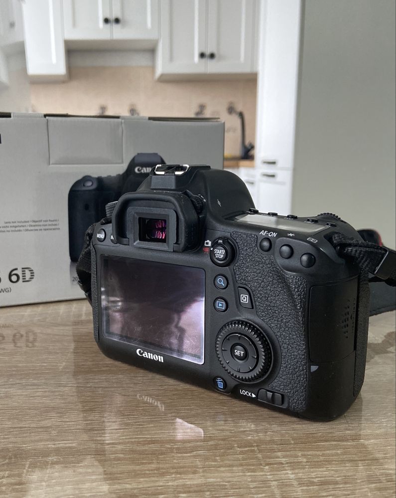 Продам Canon 6d в хорошем рабочем состоянии