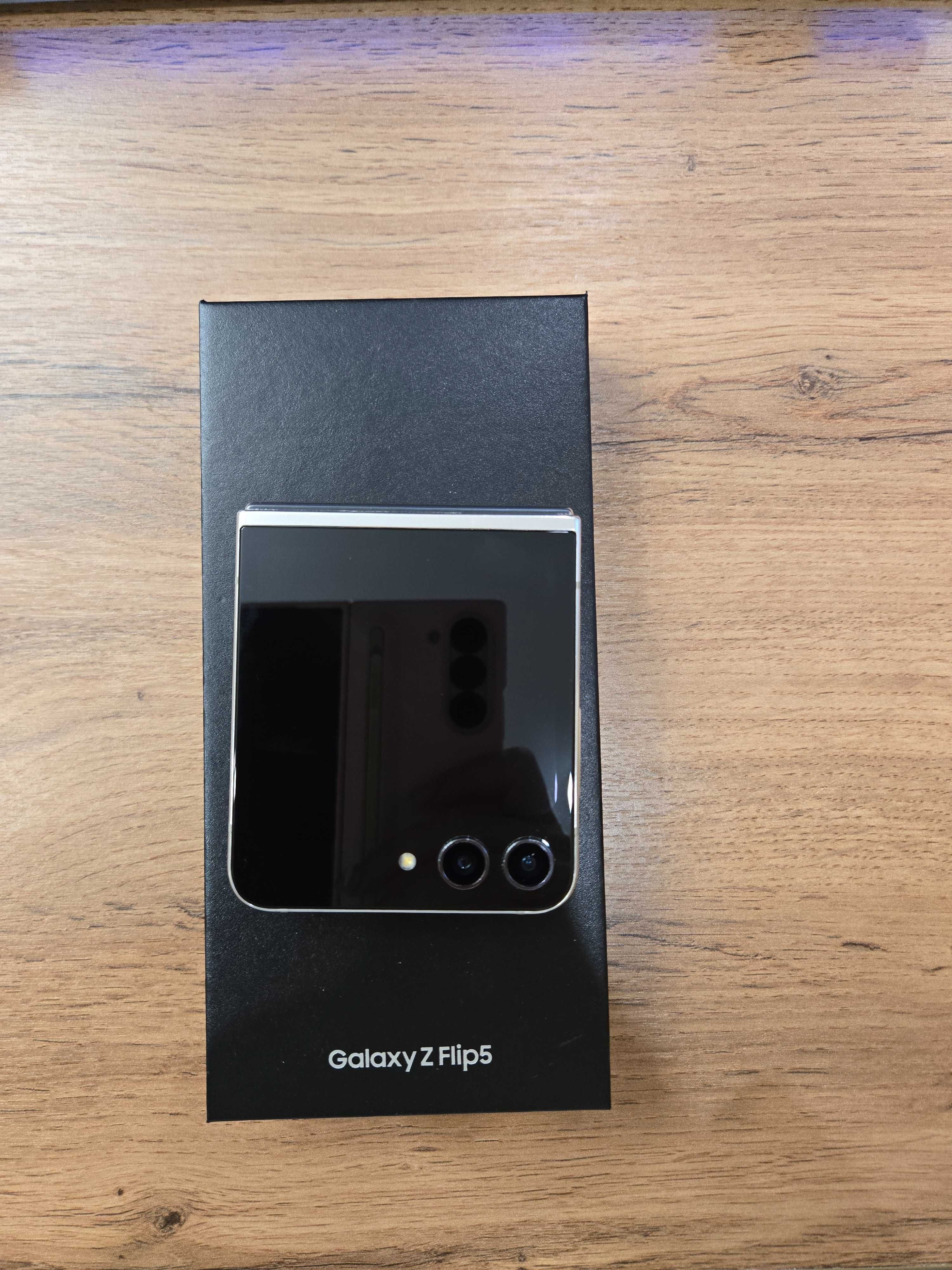 Samsung Galaxy Z Flip 5, белый, 256гб