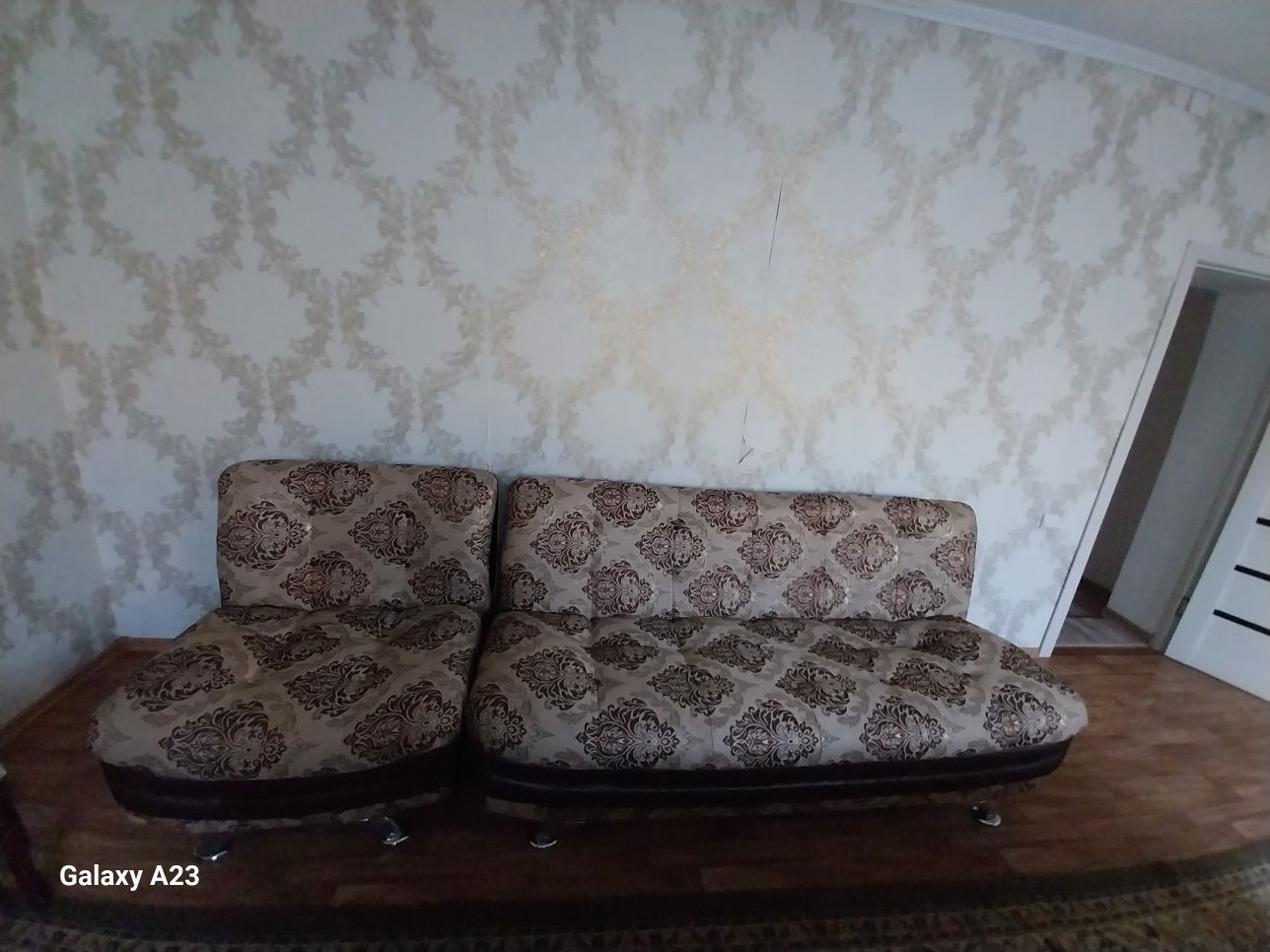 Продам диван с креслом