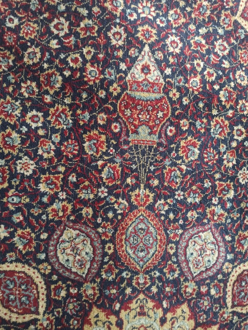 Продам бельгийский ковёр б/у.