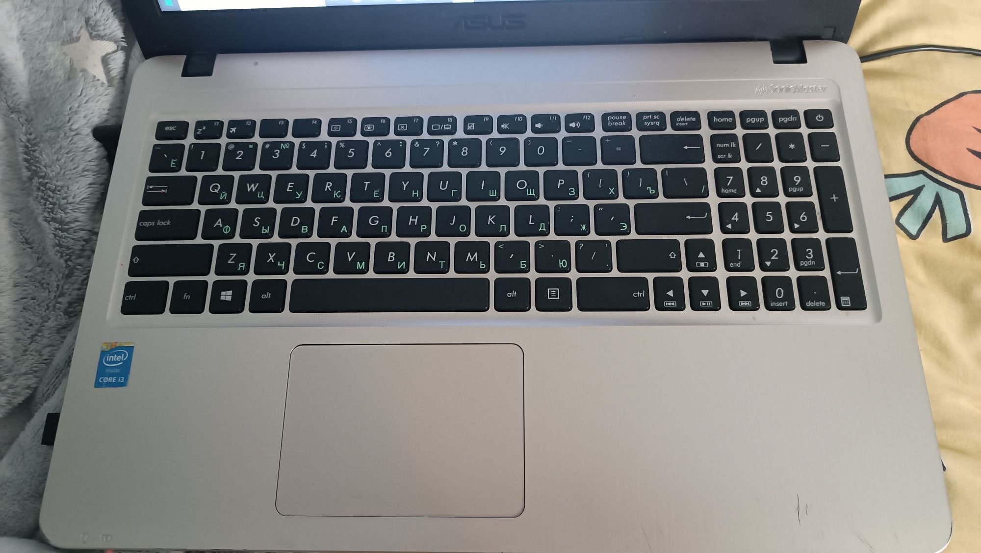 Ноутбук Asus 550l