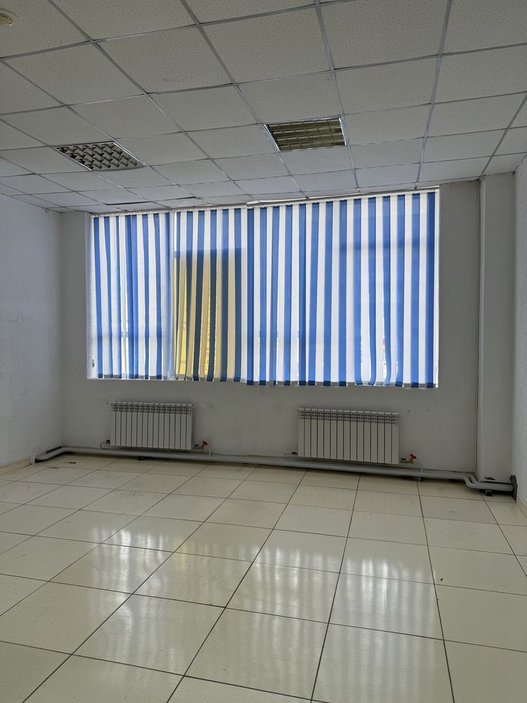 Продам жалюзи 4 штуки.