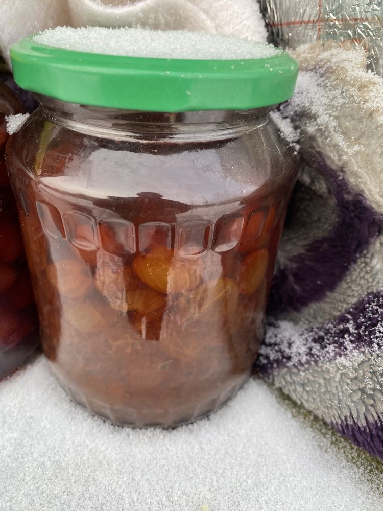 Варенье вишнёвое с косточками ,клубничное,и другое