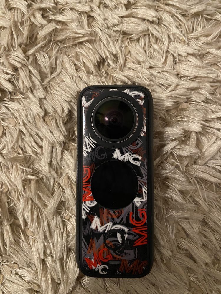 продам экшен камеру insta 360 x2