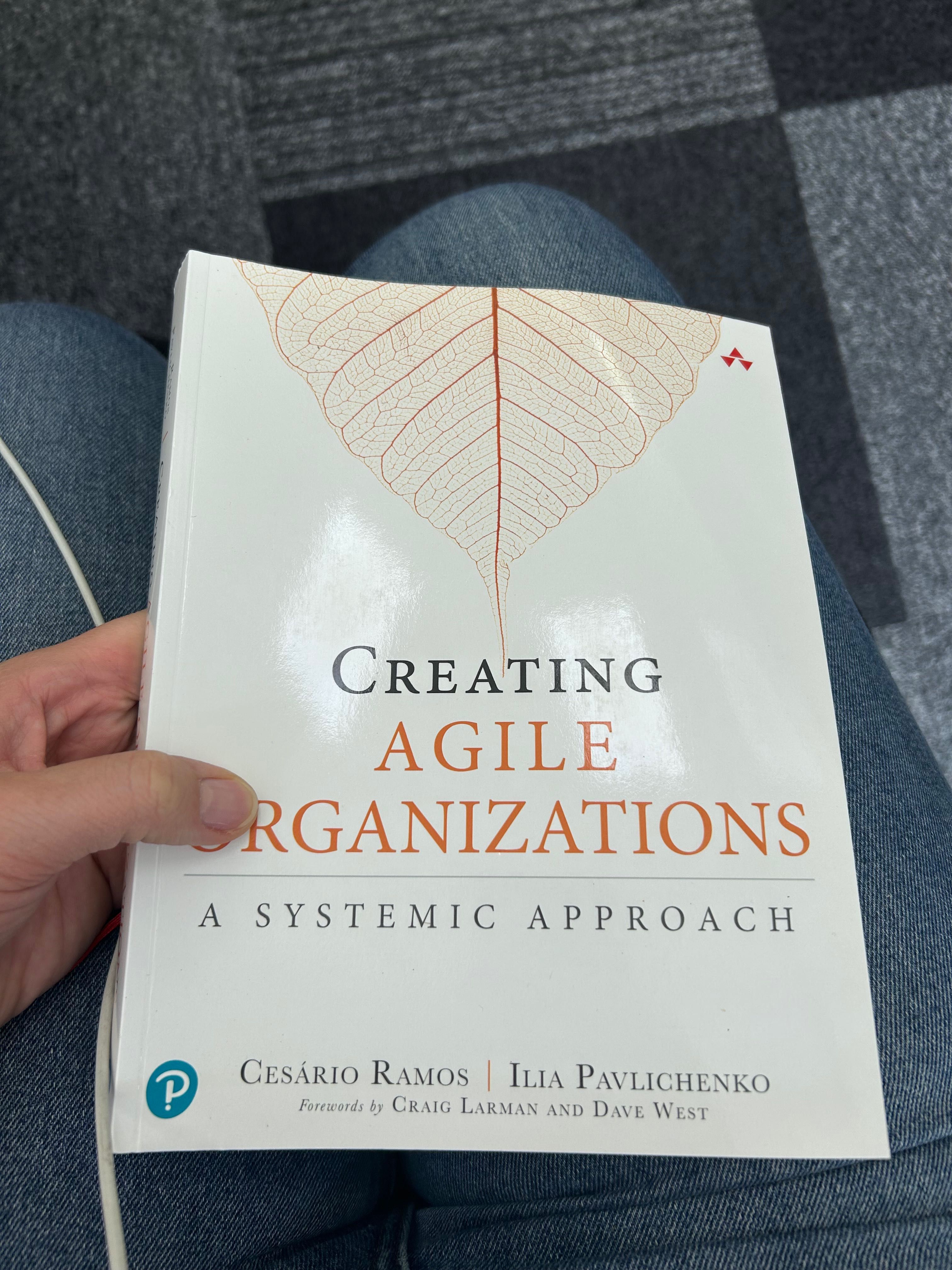 Книга Creating Agile Organizations на английском
