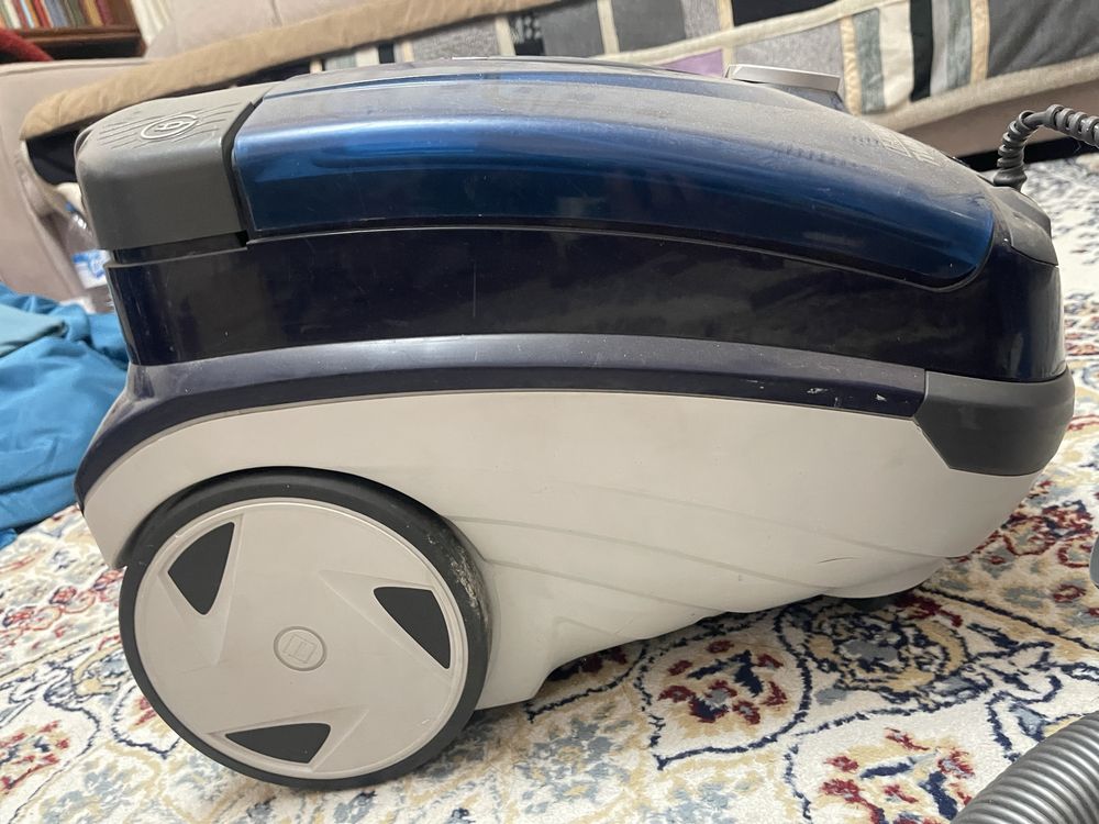 Продам моющий пылесос Tomas twint2 1700w bypass-biturbo touch-tronic