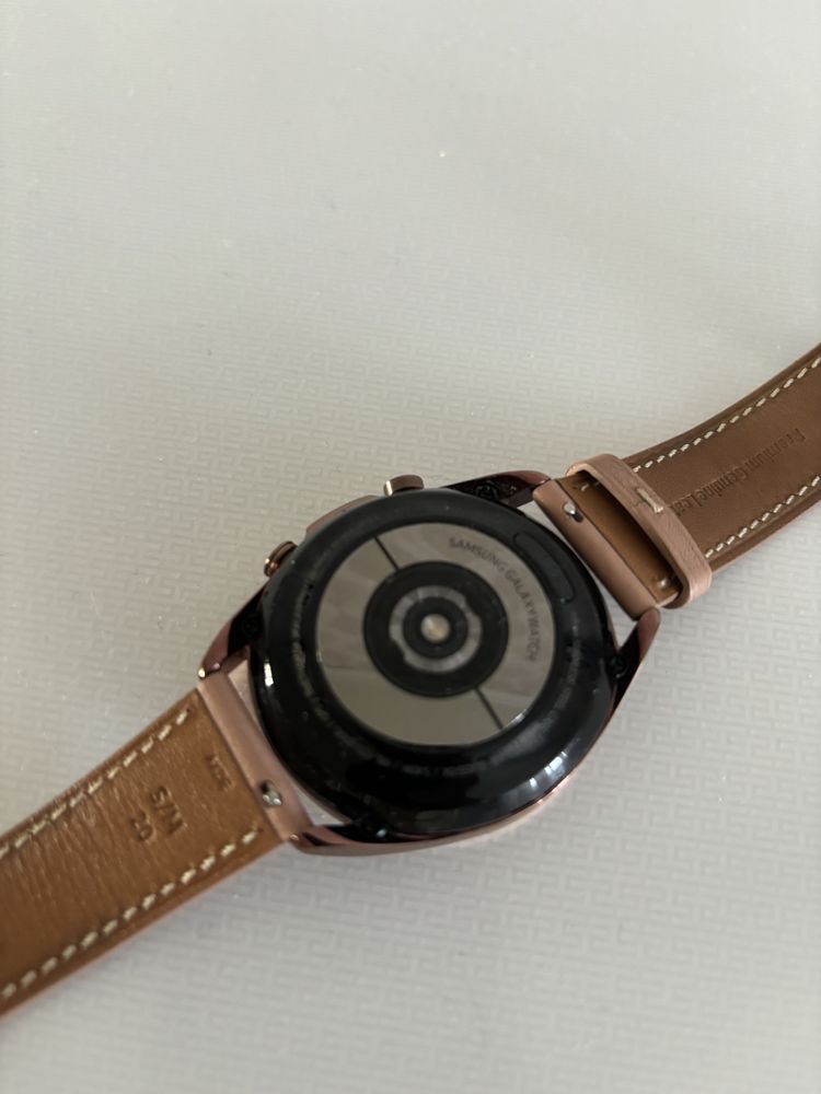 Продам смарт часы Samsung Galaxy Watch3