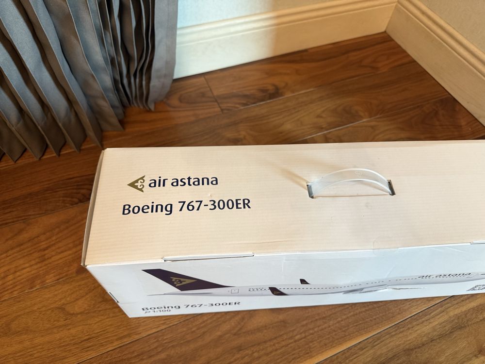 Модель самолета Air Astana Boeing 767 300 ER