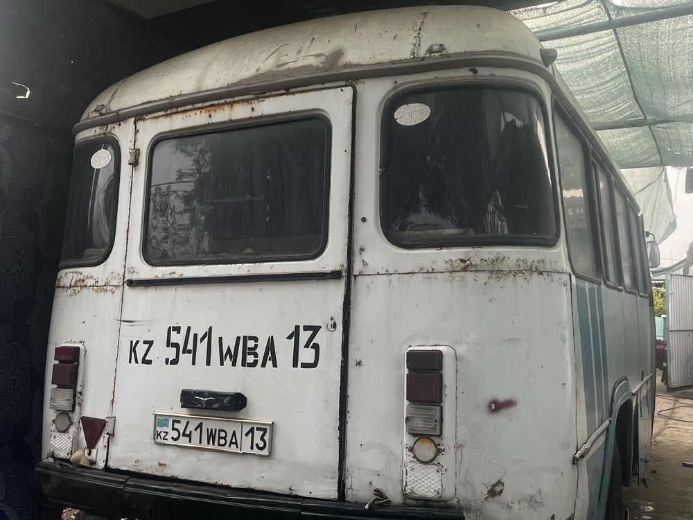 Автобус Квз на 24 места