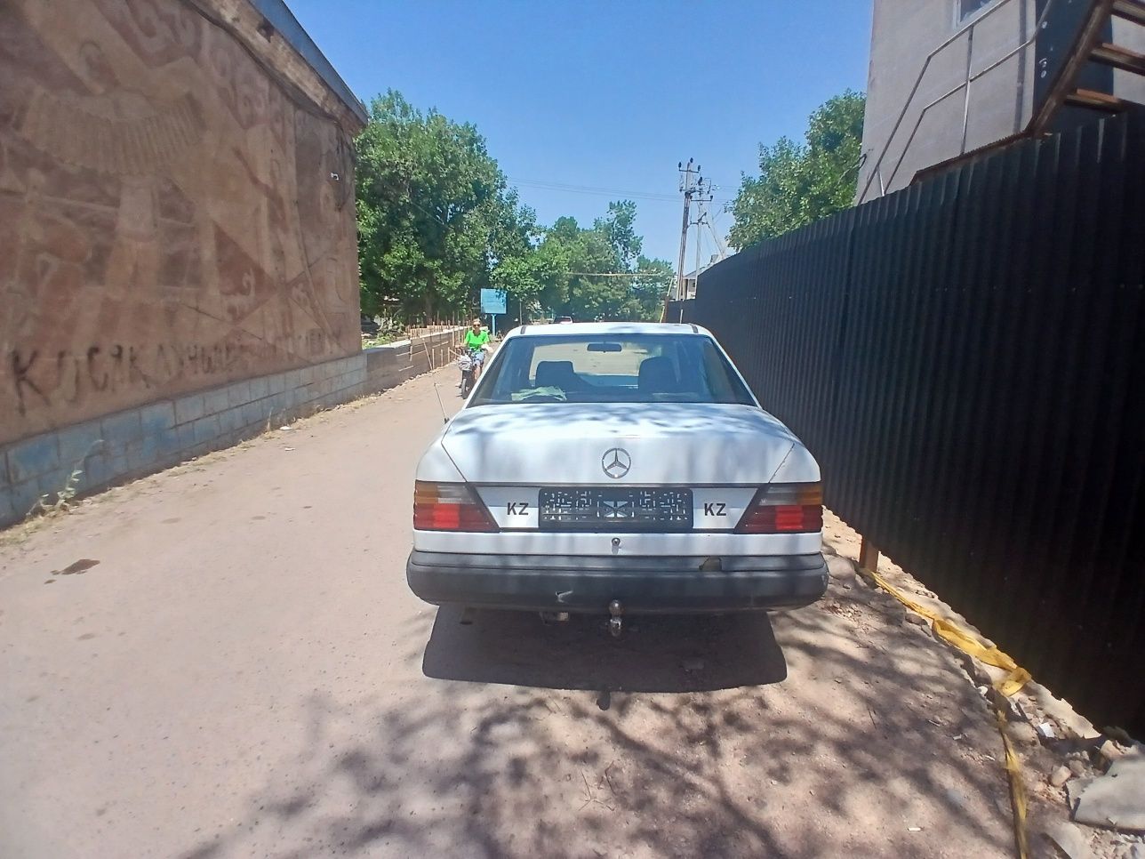 Продам Мерс 124 е230